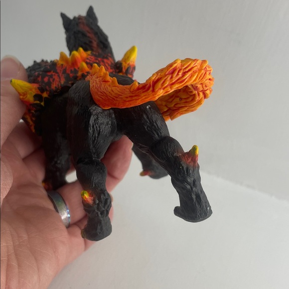 Schleich Eldrador Creatures Hellhound Two Headed Dog Wolf Figure - Picture 6 of 7